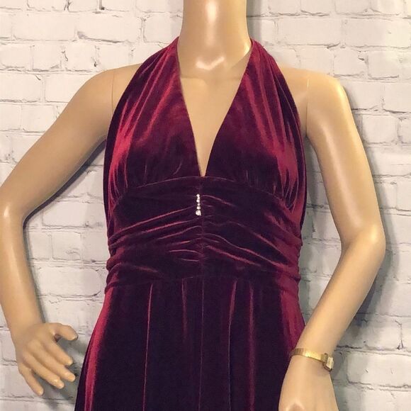 Signature by Robbie B Red Velvet Halter Tie Neckline Cocktail Dress Medium M 10 - Picture 2 of 8